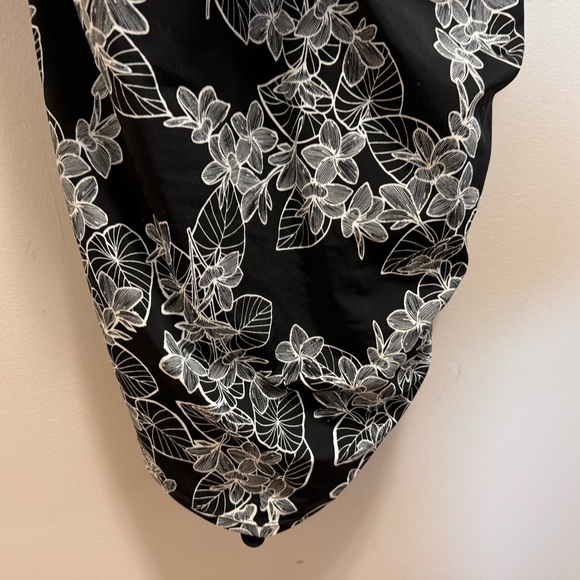 Swimsuits for All Black Floral Swimsuit Size 26 - Picture 4 of 11